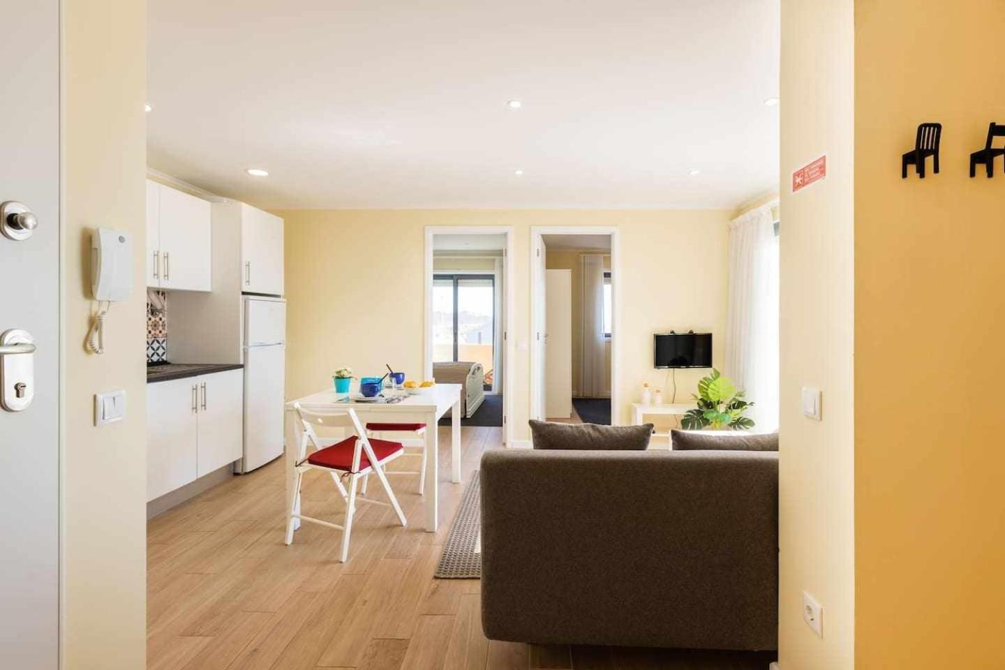 Vista Mare Beach Apartments By Destiny Houses Cortegaça Extérieur photo